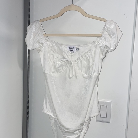 Princess Polly Purdie Bodysuit Champagne - Picture 2 of 4